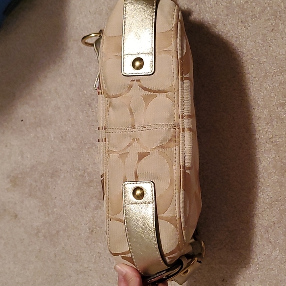 Coach shoulder bag - Picture 3 of 5